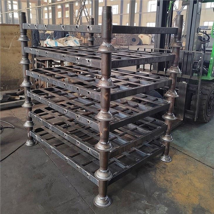stackable post pallets